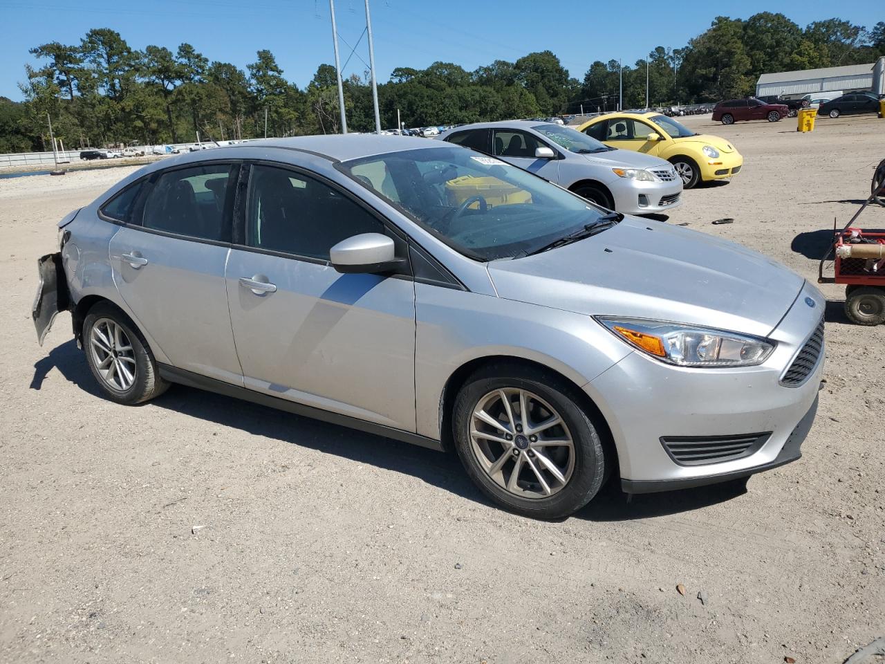 VIN 1FADP3F29JL250186 2018 FORD FOCUS no.4