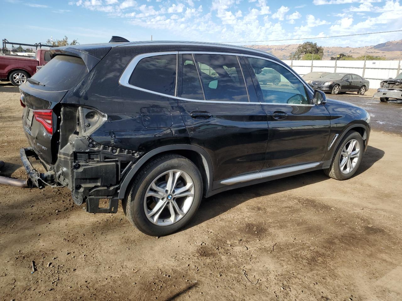 VIN 5UXTR7C54KLR39557 2019 BMW X3 no.3