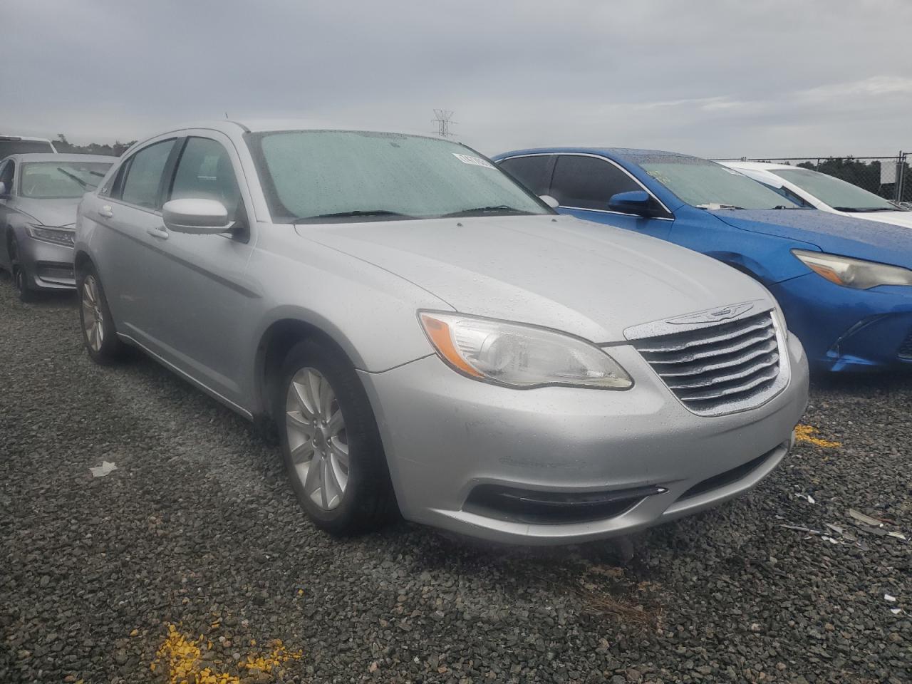 2012 Chrysler 200 - Image 4