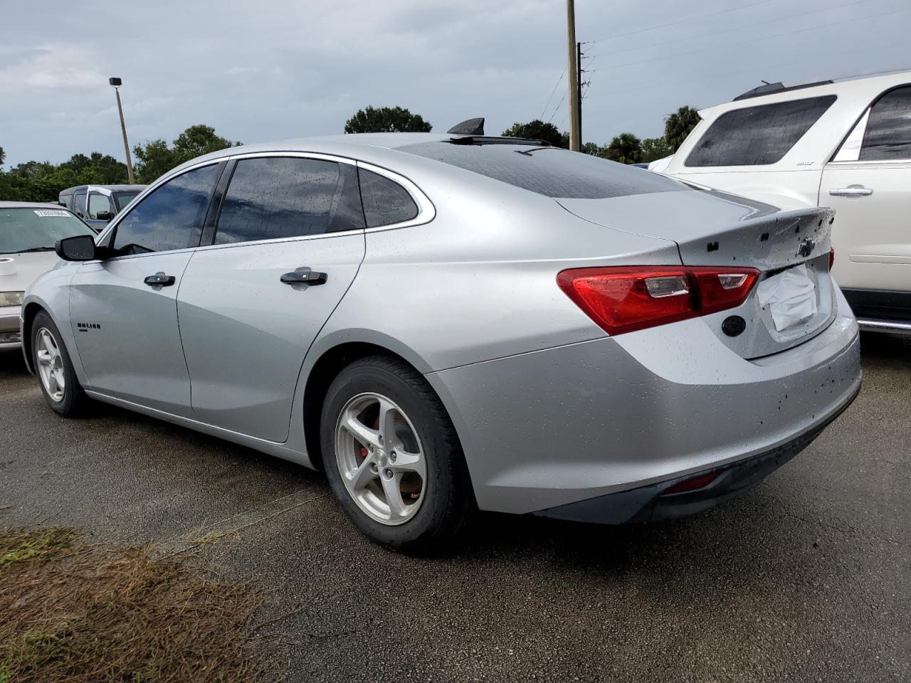 1G1ZB5ST5HF137555 2017 CHEVROLET MALIBU - Image 2