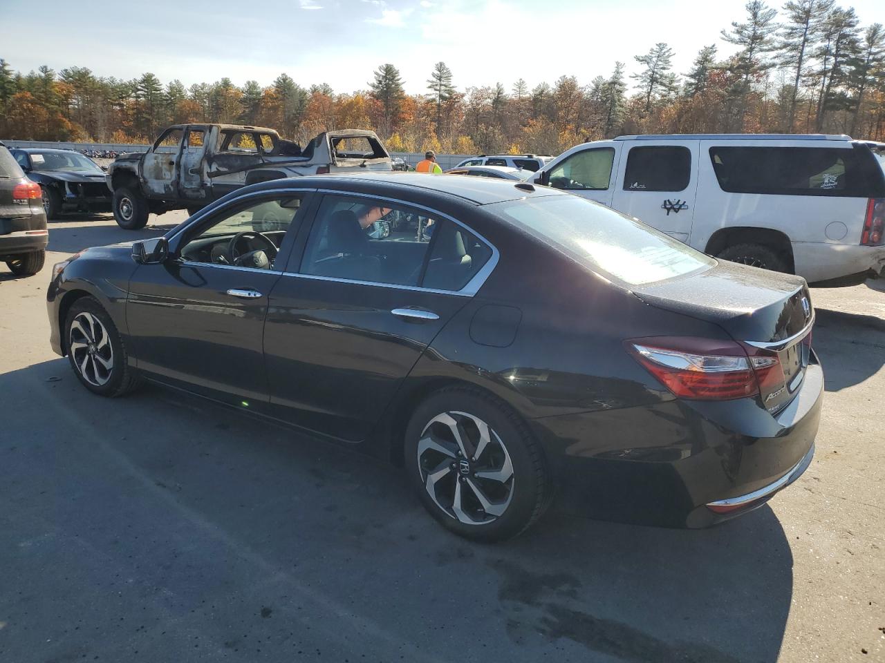 1HGCR2F85GA132981 2016 Honda Accord Exl