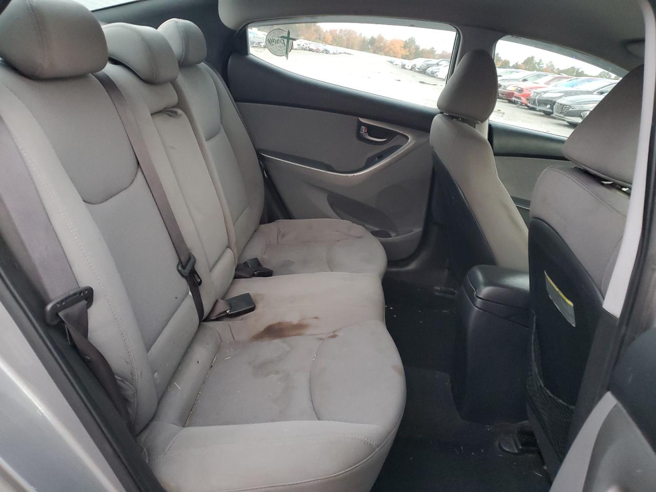 2013 Hyundai Elantra - Image 10