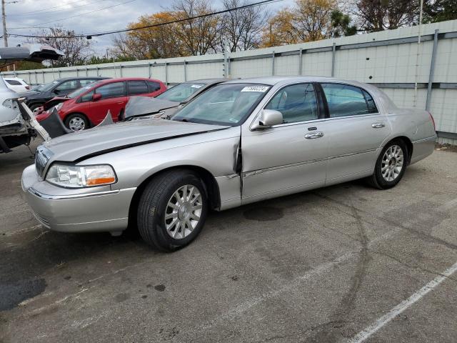 2006 Lincoln Town Car Signature на продаже в Moraine, OH - Front End