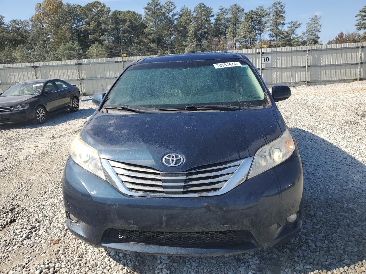 2012 Toyota Sienna - Image 5