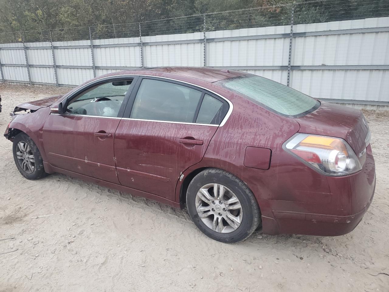 2011 Nissan Altima - Image 2