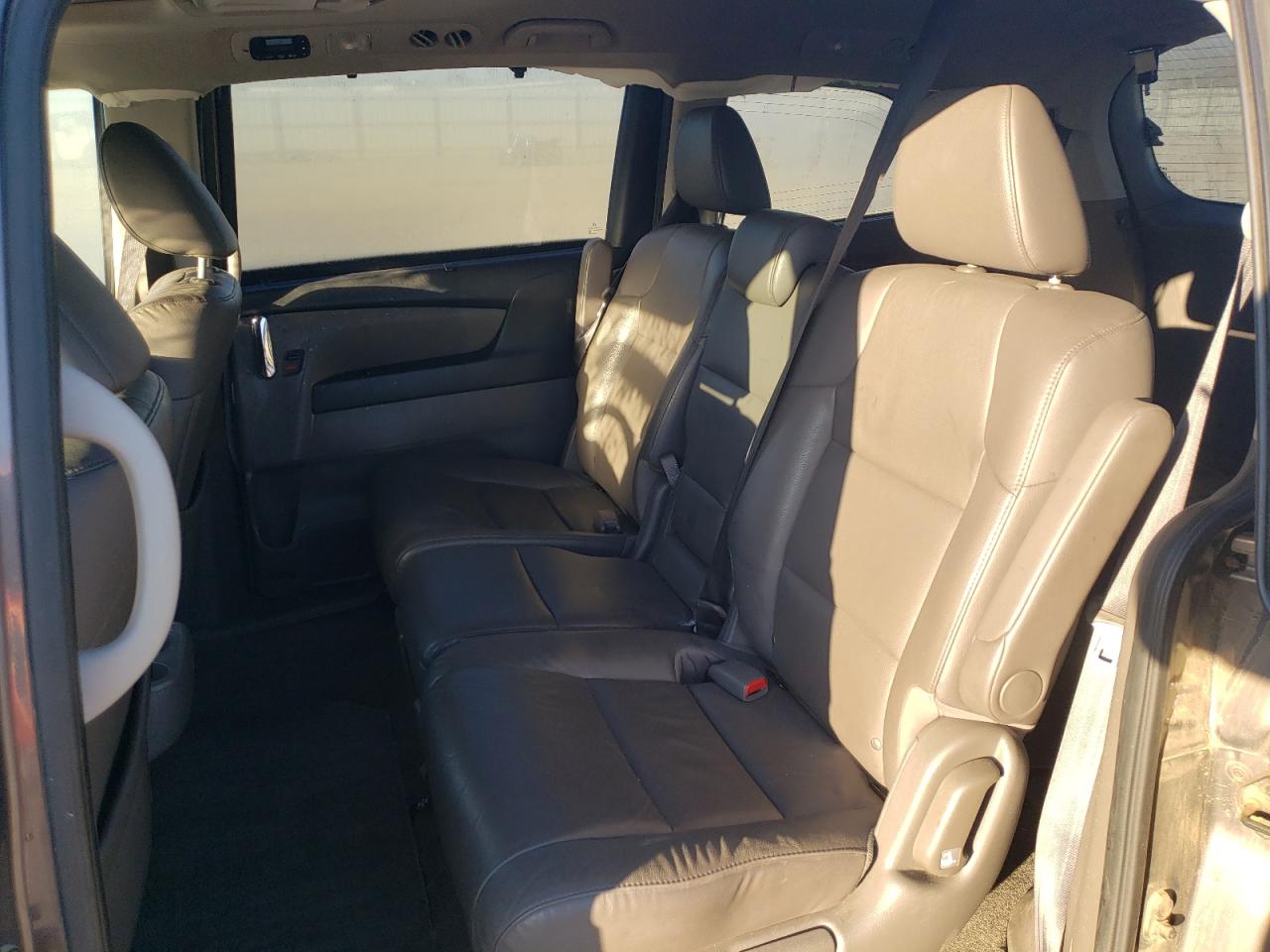 2015 Honda Odyssey - Image 11