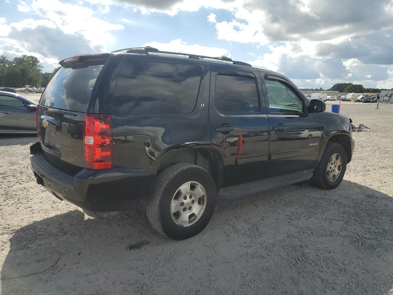 2013 Chevrolet Tahoe - Image 3