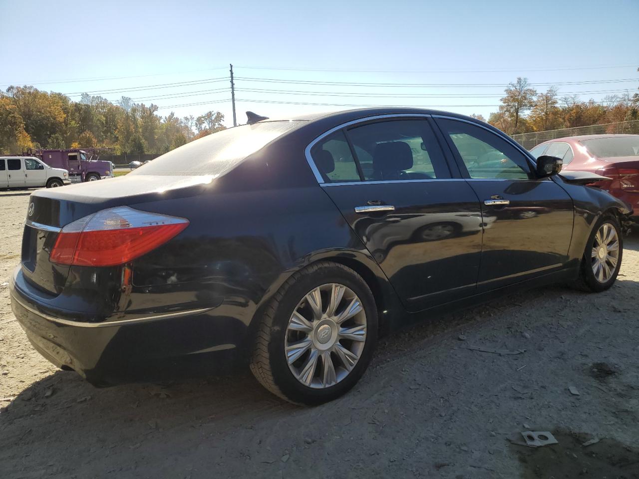 2009 Hyundai Genesis - Image 3