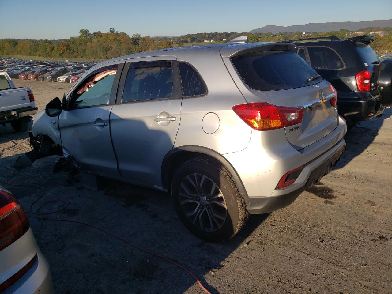 2018 Mitsubishi Outlander - Image 2