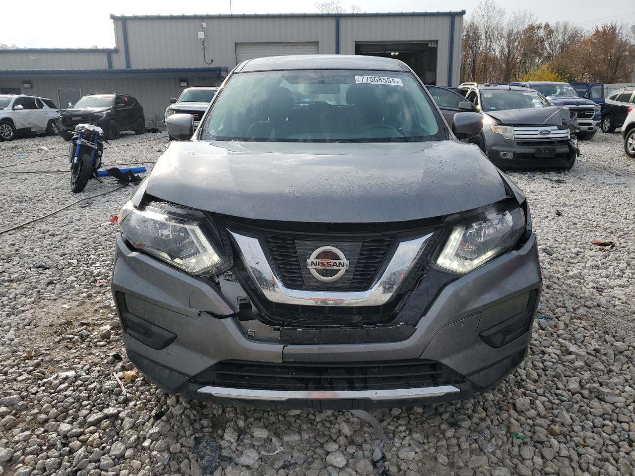 2017 Nissan Rogue - Image 5