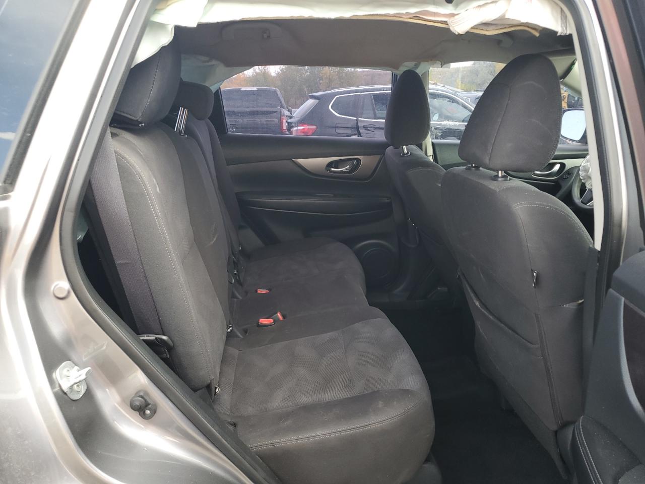 2016 Nissan Rogue - Image 11