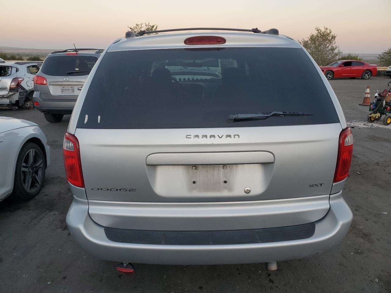 2005 Dodge Caravan Sxt VIN: 1D4GP45R65B365743 Lot: 74805904