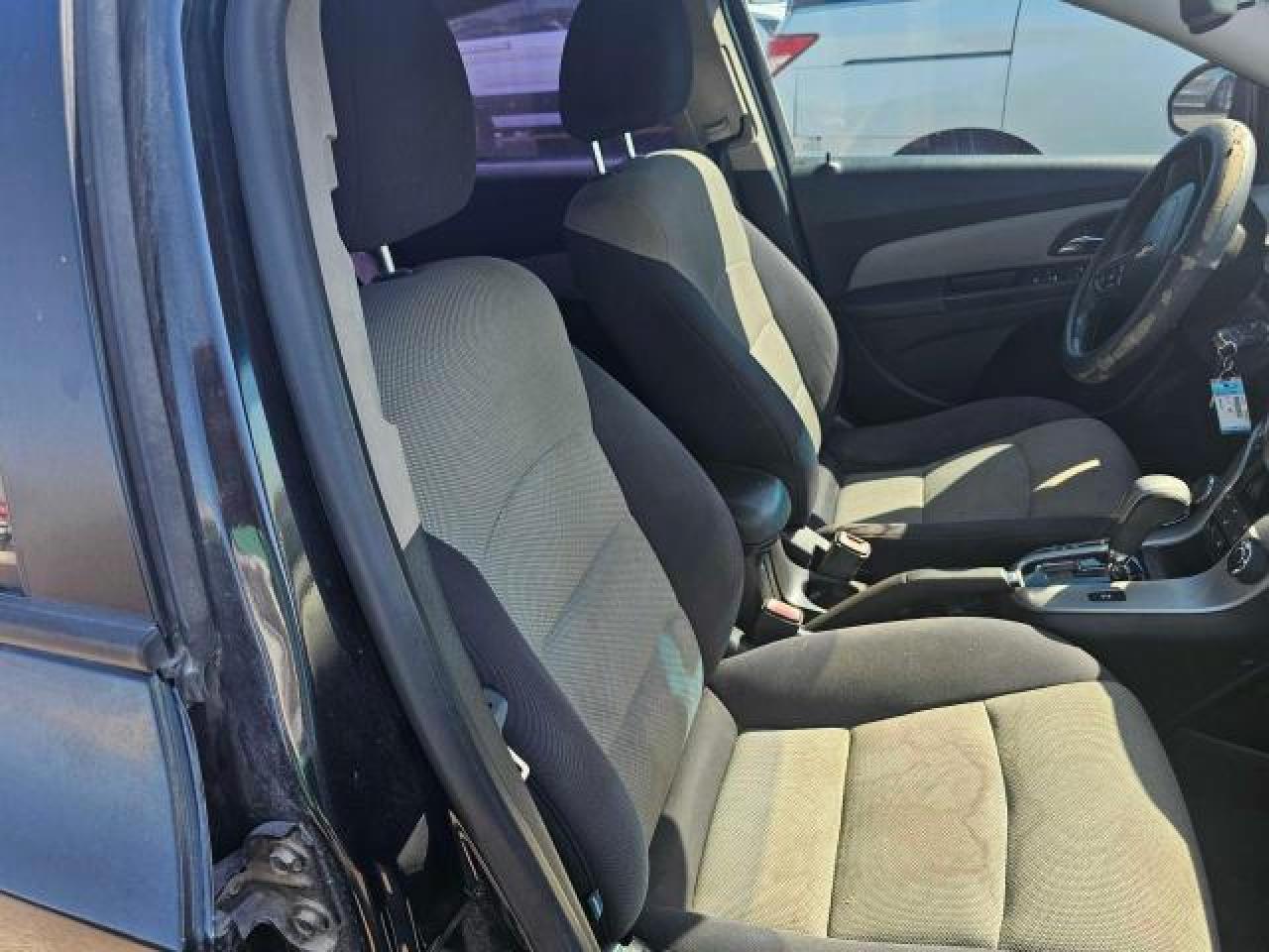 2013 Chevrolet Cruze - Image 5