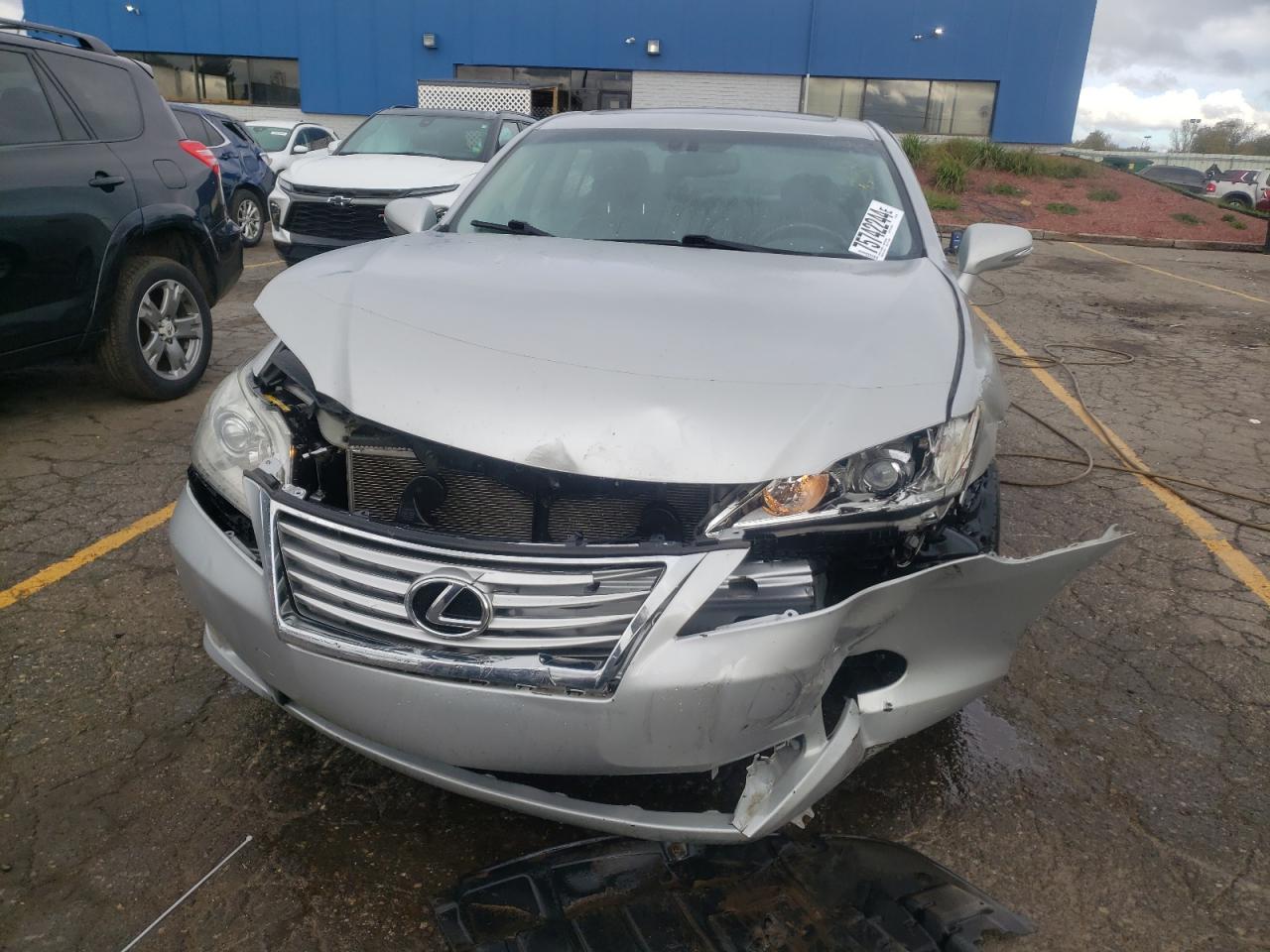 2010 Lexus ES - Image 5