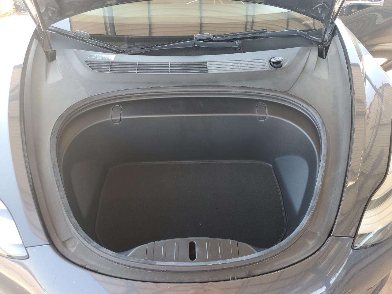 5YJ3E1EAXJF044967 2018 Tesla Model 3