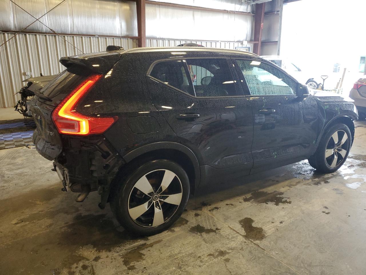 2020 Volvo XC40 - Image 3