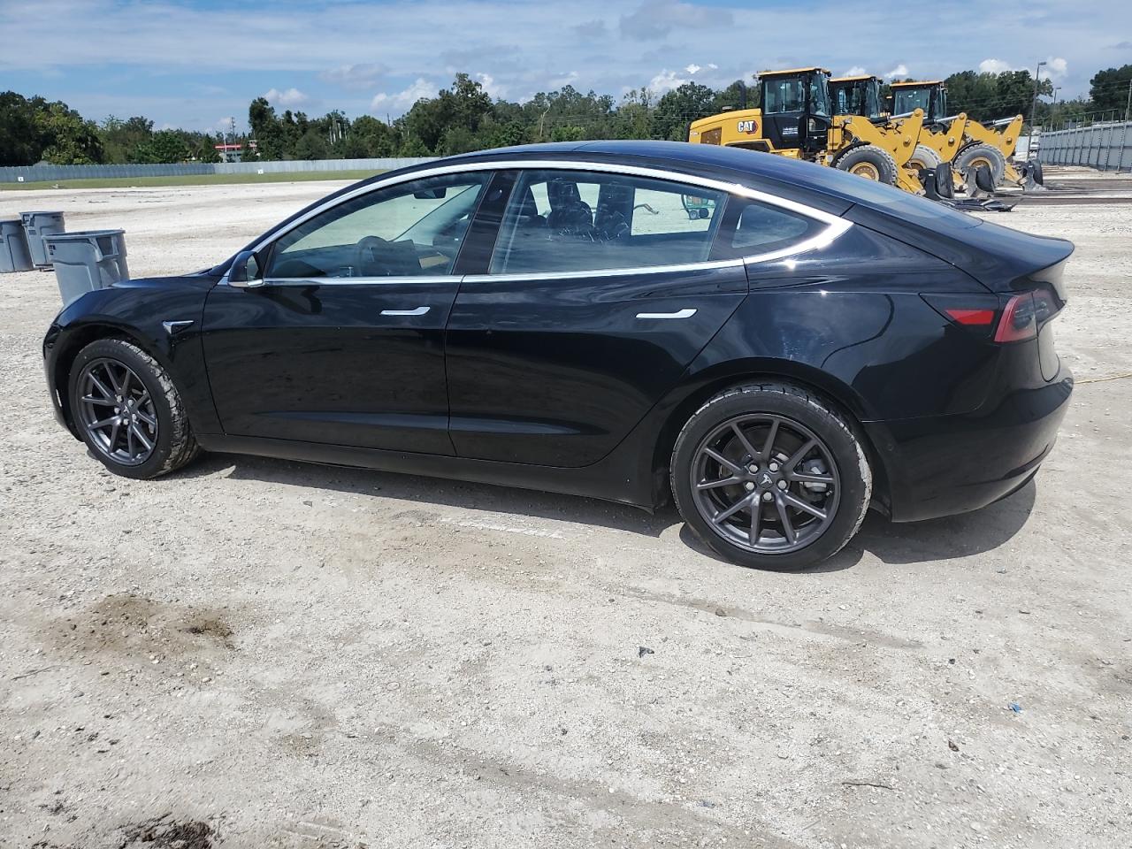 5YJ3E1EA5JF004960 2018 TESLA MODEL 3 - Image 2