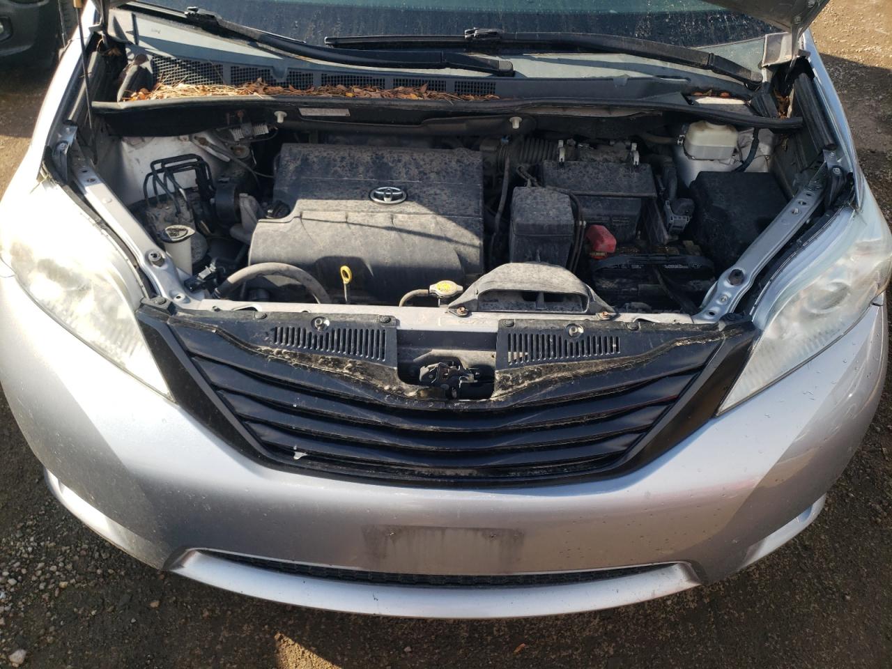 2014 Toyota Sienna - Image 12