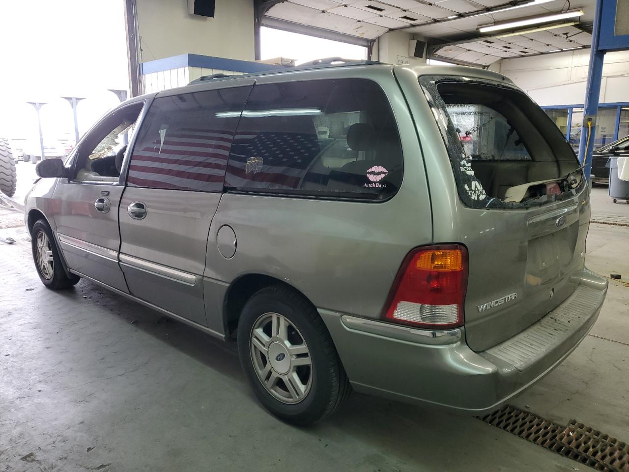 2003 Ford Windstar - Image 2