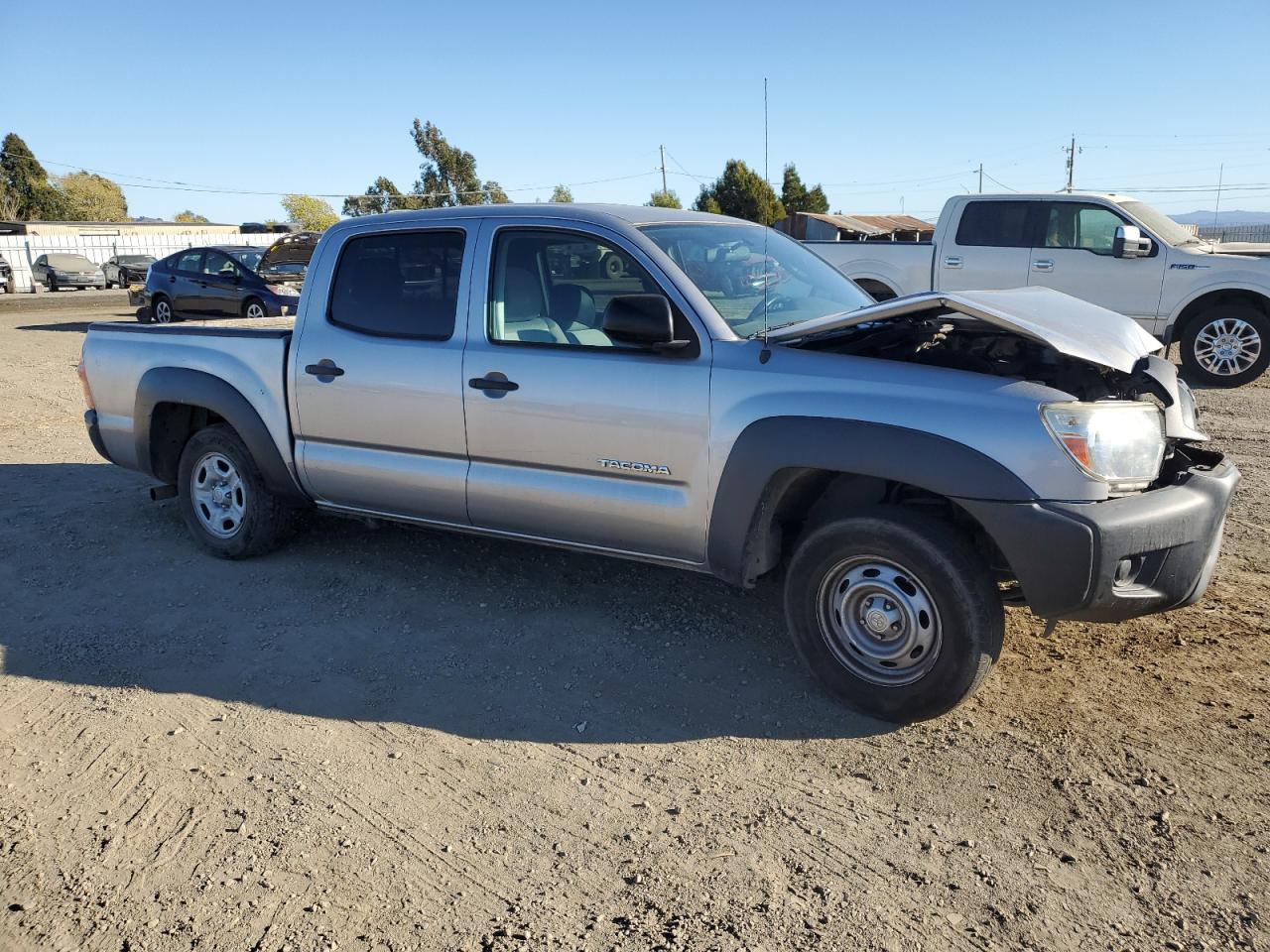 2015 Toyota Tacoma - Image 4