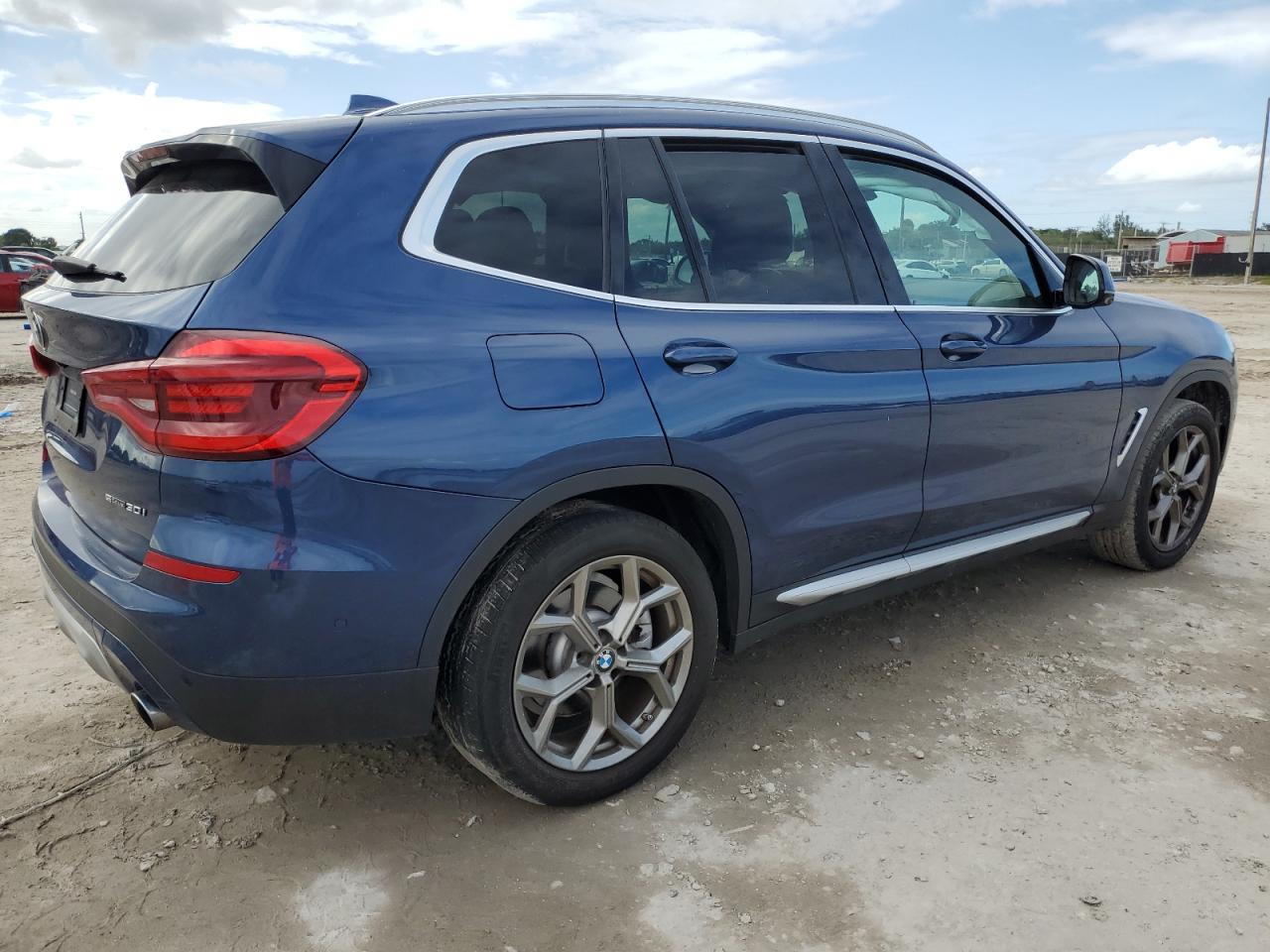 VIN 5UXTY3C0XM9E14330 2021 BMW X3 no.3