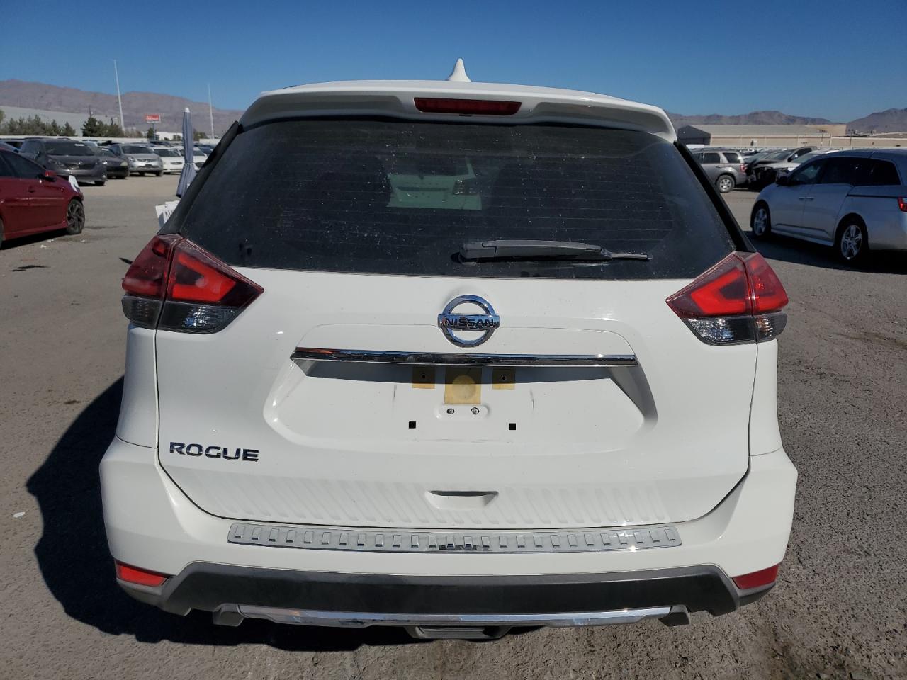 2017 Nissan Rogue S VIN: JN8AT2MTXHW150951 Lot: 77487214