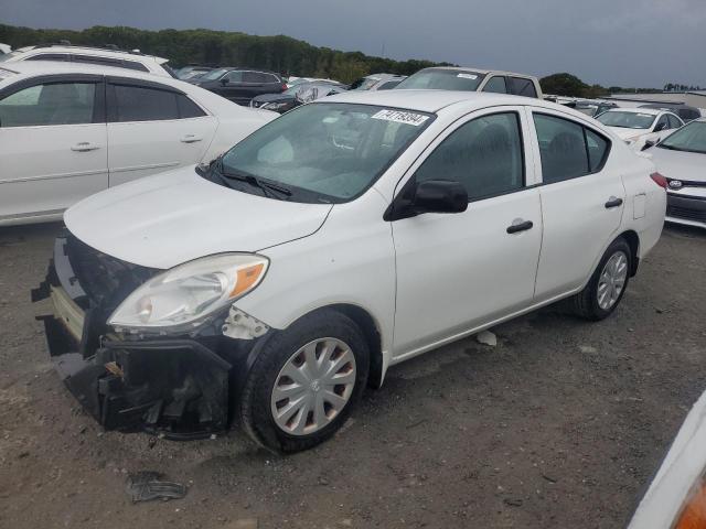 Sedans NISSAN VERSA 2013 Biały