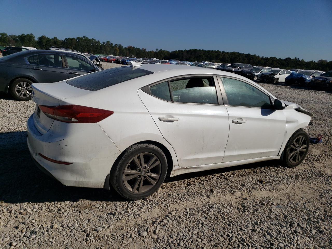 2018 Hyundai Elantra - Image 3