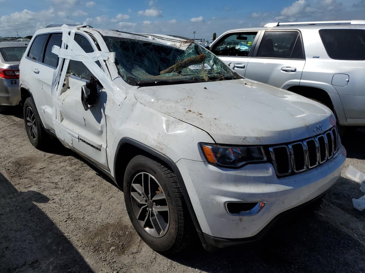 2019 Jeep Grand Cherokee - Image 4