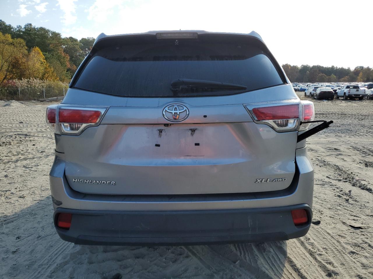 2014 Toyota Highlander Xle VIN: 5TDJKRFH6ES017065 Lot: 77585414