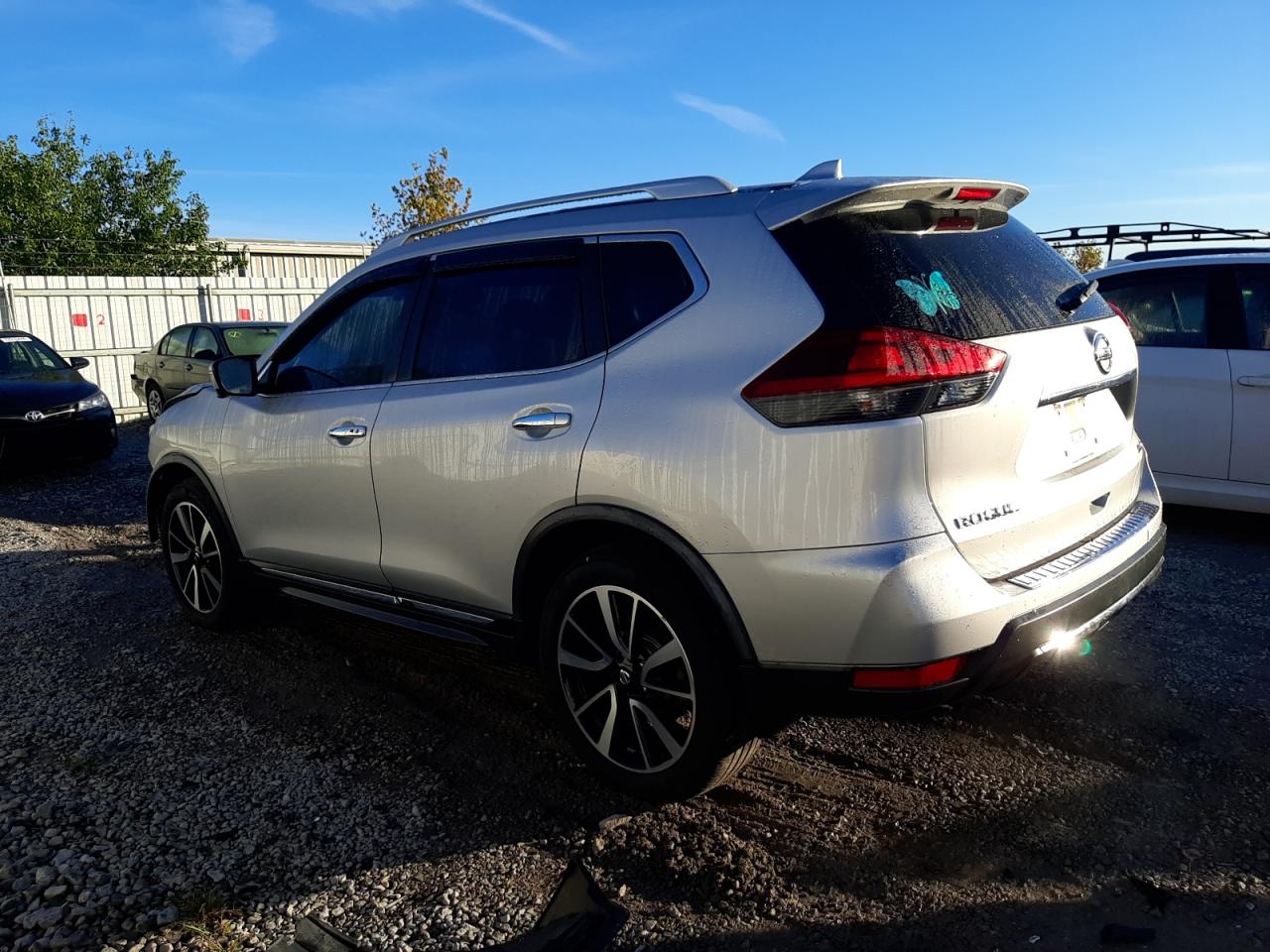 2018 Nissan Rogue - Image 2