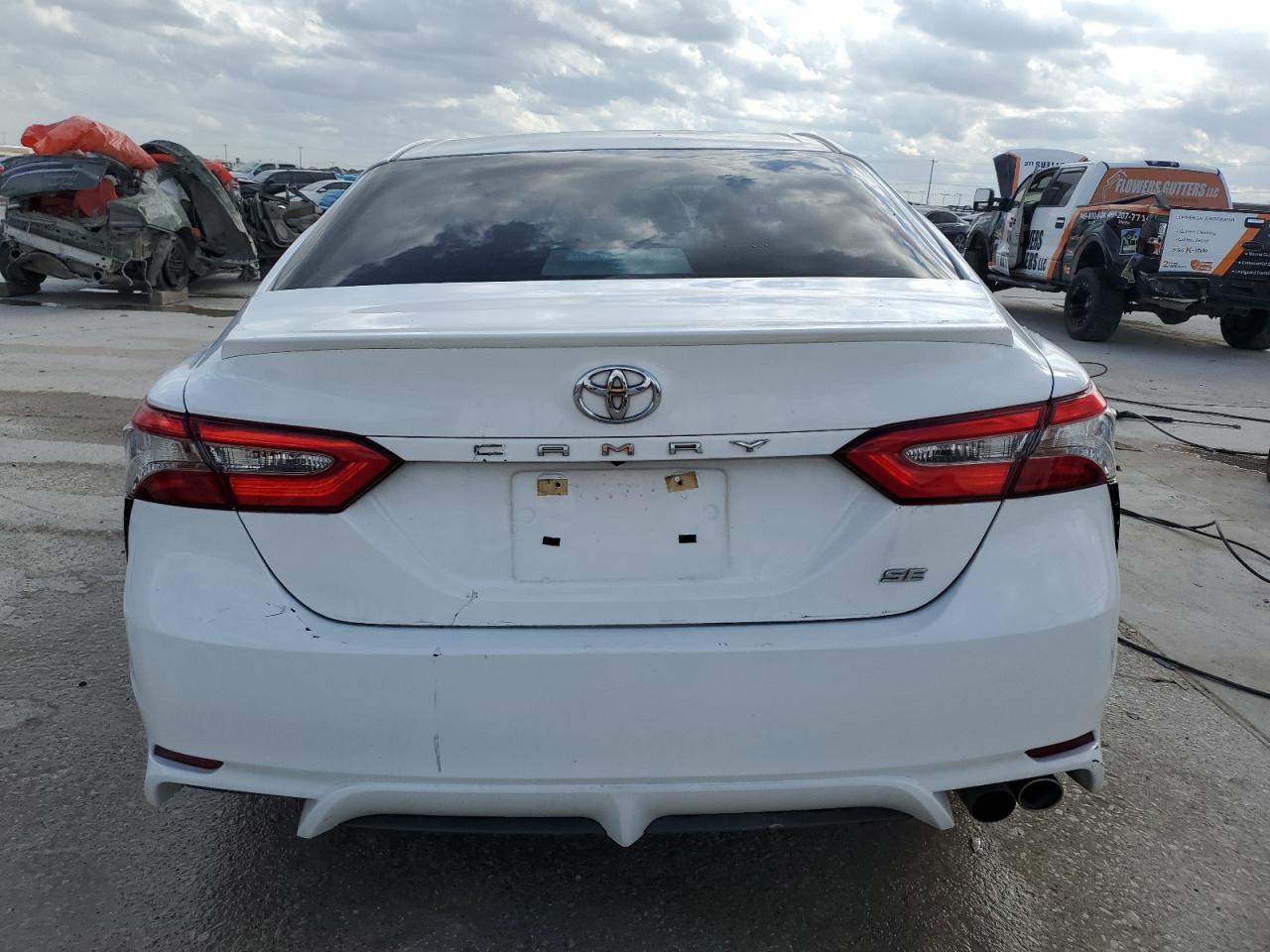 VIN 4T1B11HK3JU646723 2018 TOYOTA CAMRY no.6