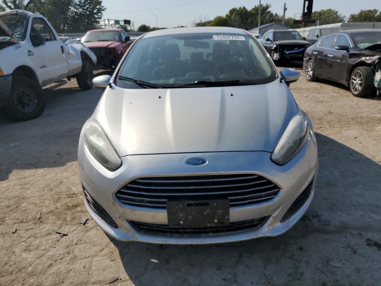 VIN 3FADP4AJ6FM110669 2015 FORD FIESTA no.5