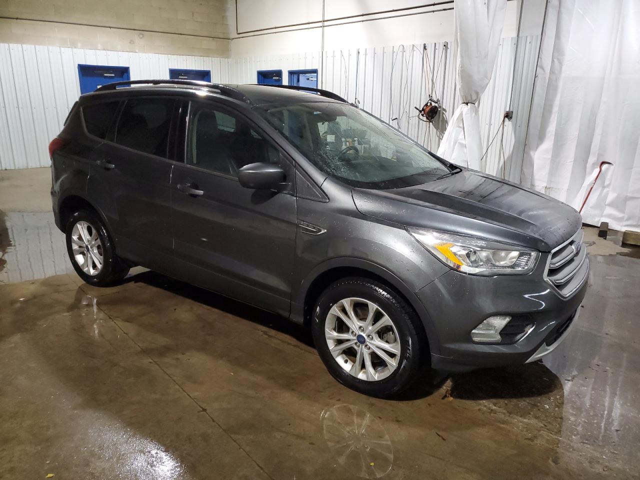 VIN 1FMCU9HD1KUC00082 2019 FORD ESCAPE no.4