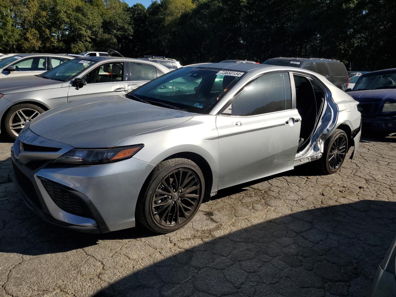 4T1G11AK2MU489156 2021 TOYOTA CAMRY - Image 1