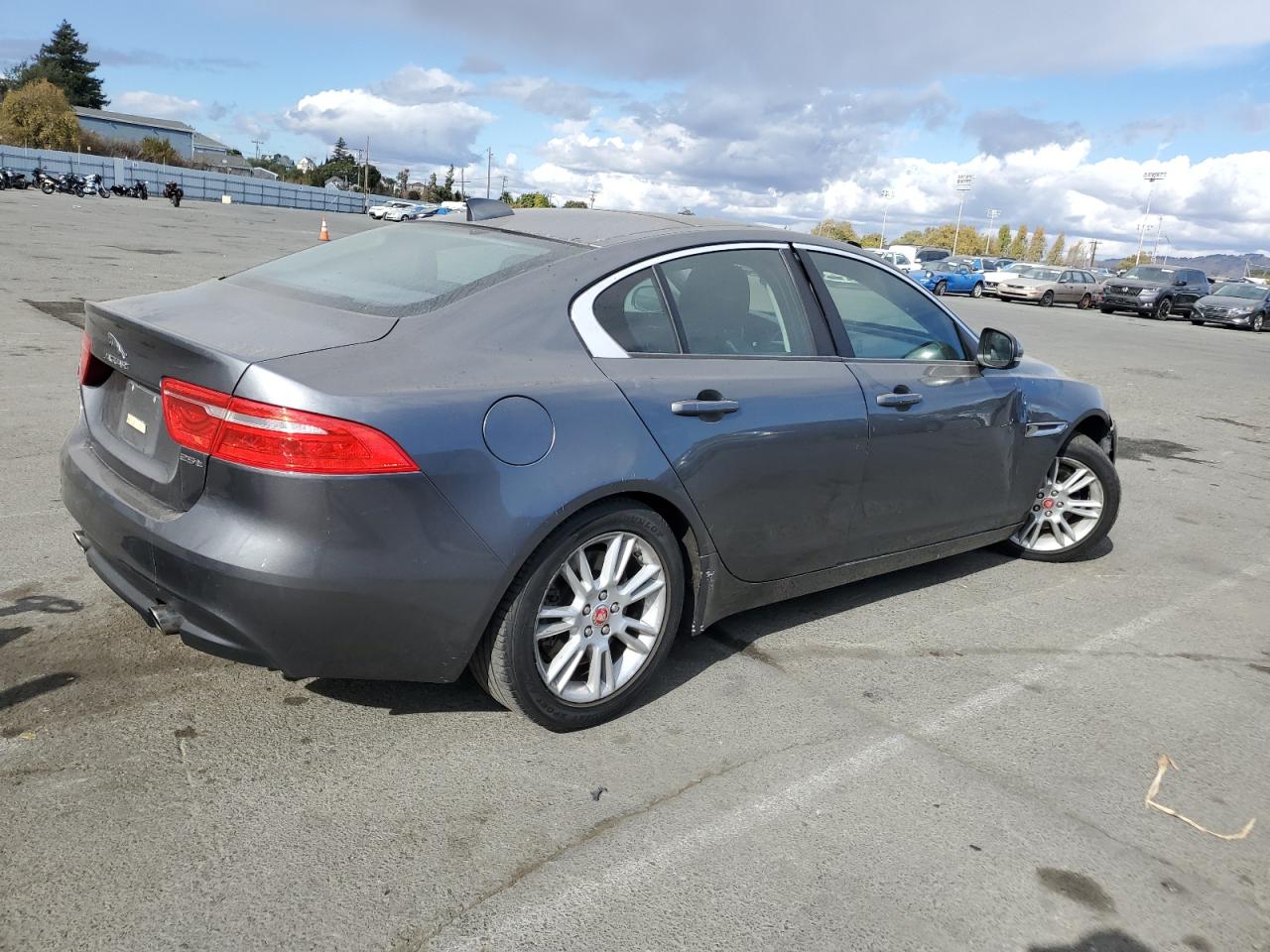 VIN SAJAD4BG9HA958278 2017 JAGUAR XE no.3