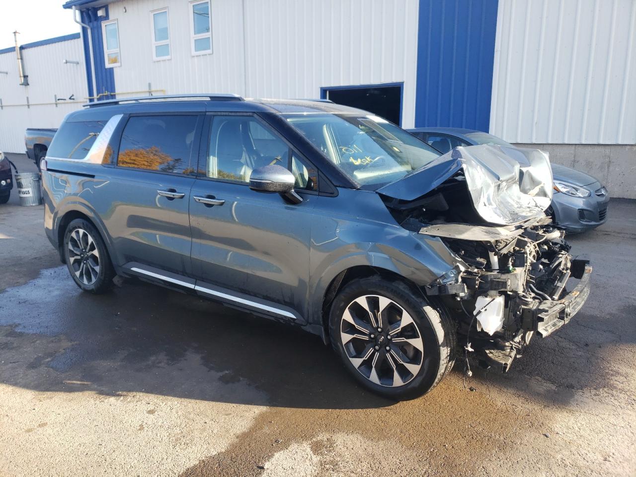 2022 Kia Carnival - Image 4
