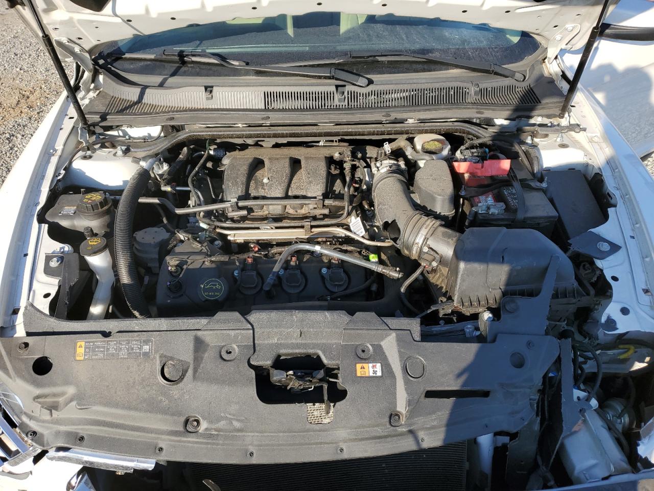 2015 Ford Taurus - Image 11