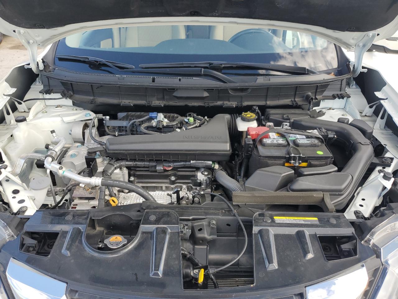 2018 Nissan Rogue - Image 12