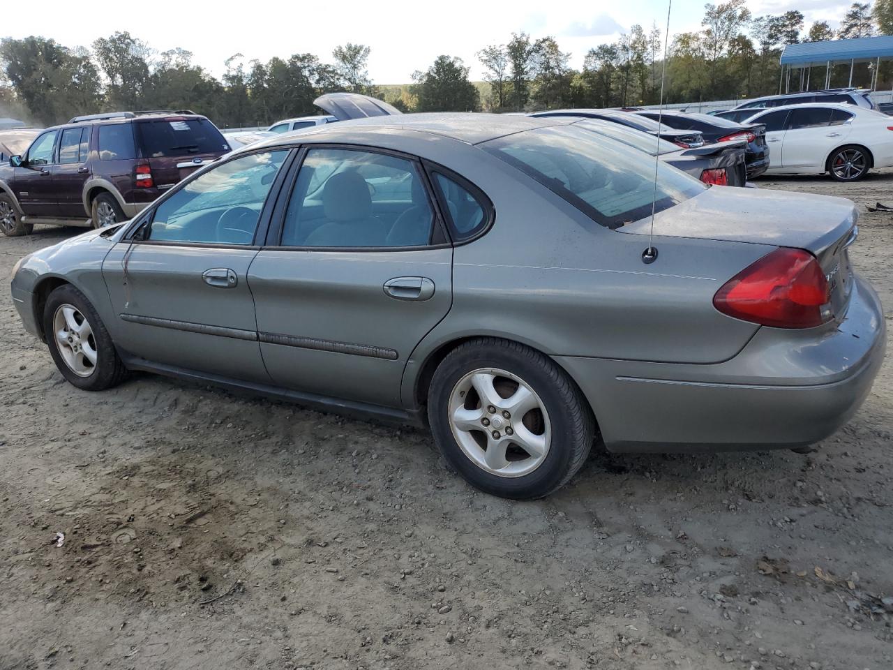 2001 Ford Taurus - Image 2