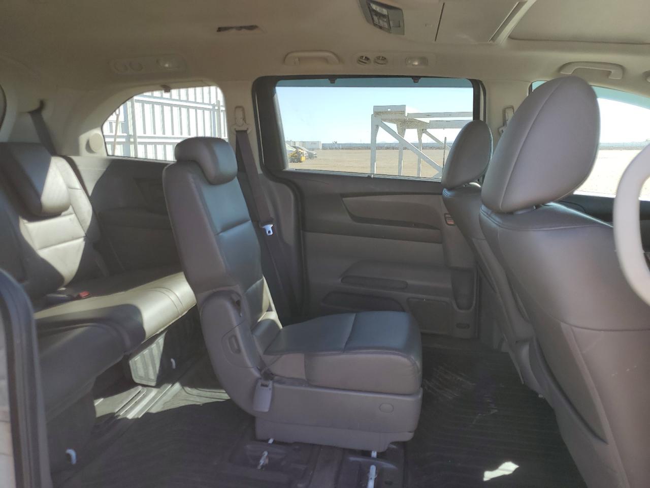 2012 Honda Odyssey - Image 11