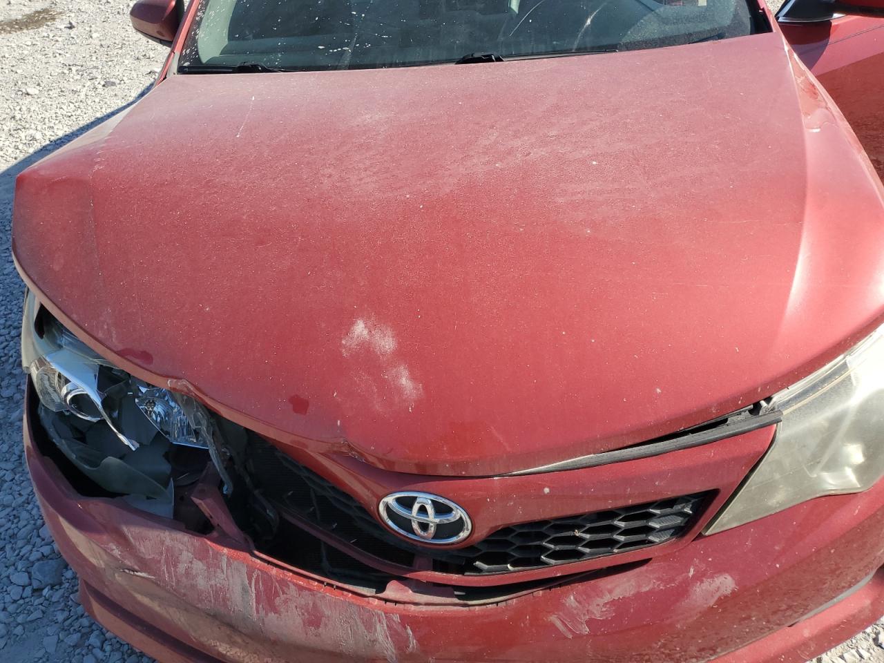 2014 Toyota Camry - Image 12