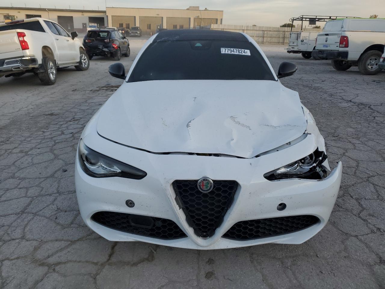 2021 Alfa Romeo Giulia - Image 5