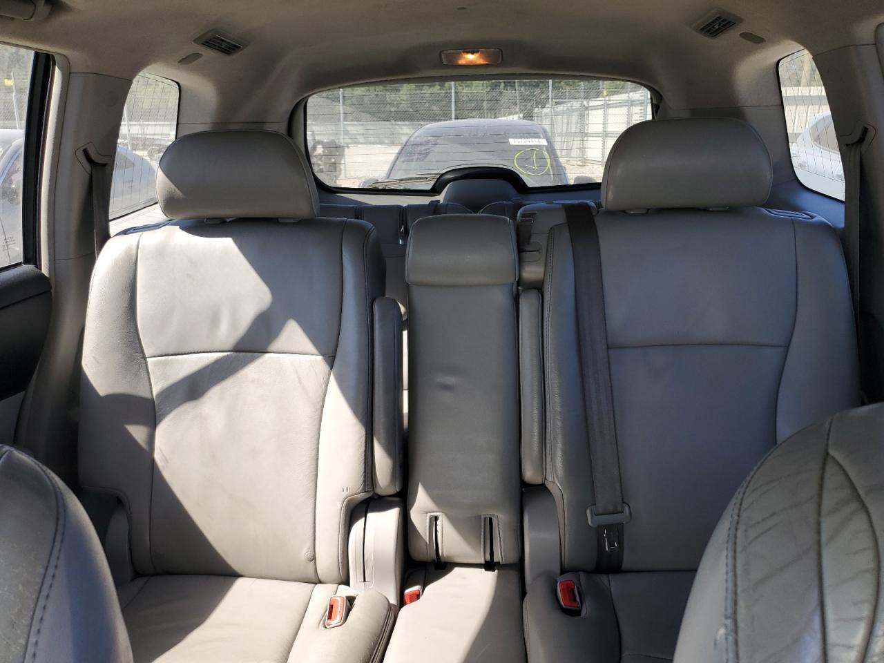 2012 Toyota Highlander - Image 10
