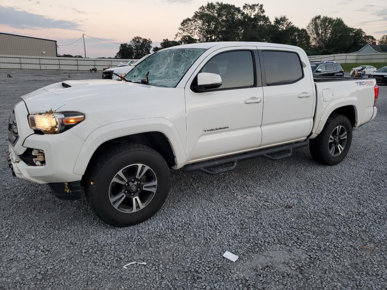 5TFCZ5ANXHX052099 2017 Toyota Tacoma Double Cab