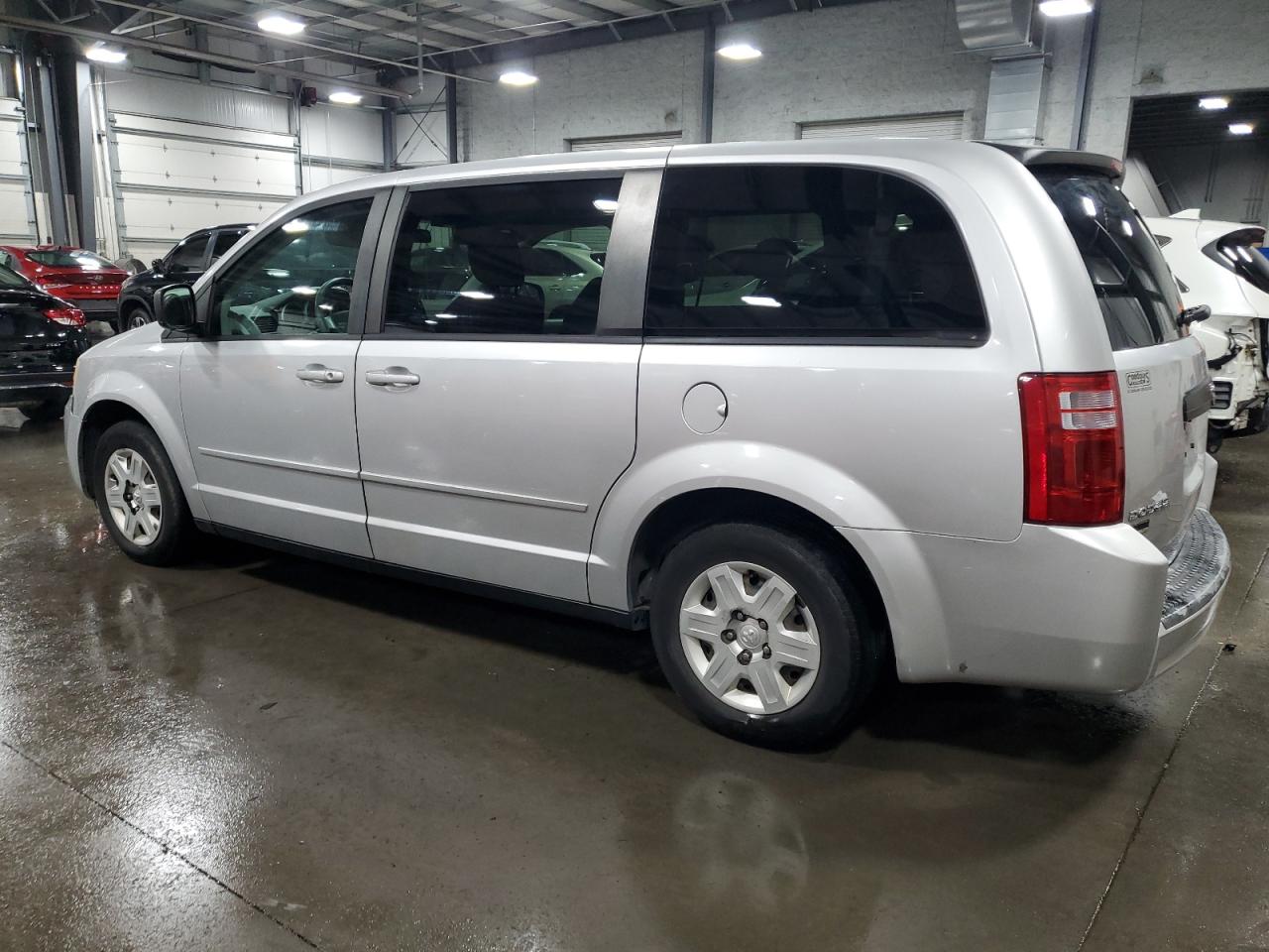 2010 Dodge Caravan - Image 2