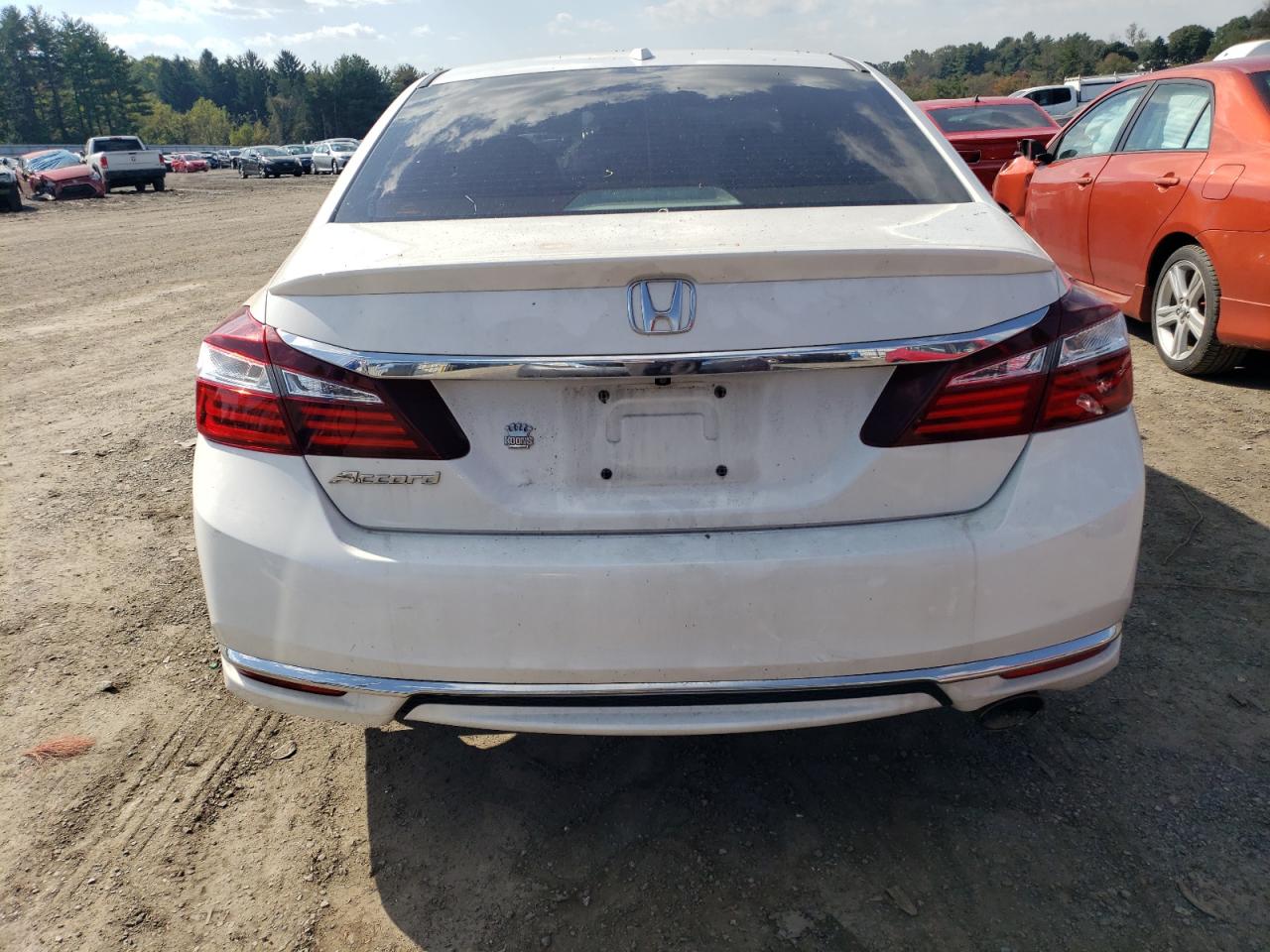 1HGCR2F81HA171083 2017 Honda Accord Exl