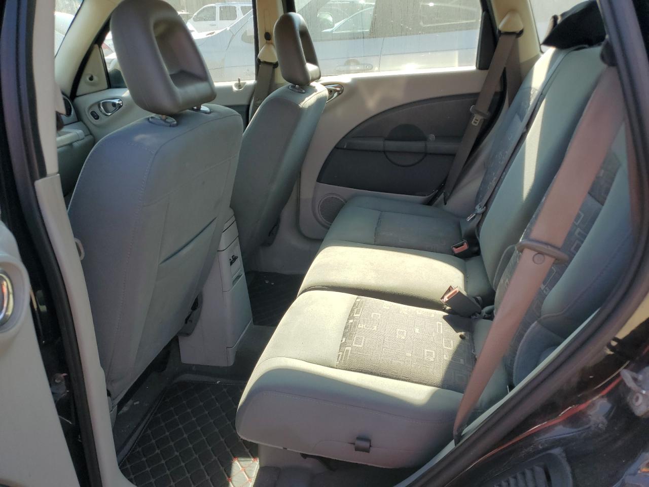 2007 Chrysler PT Cruiser - Image 10