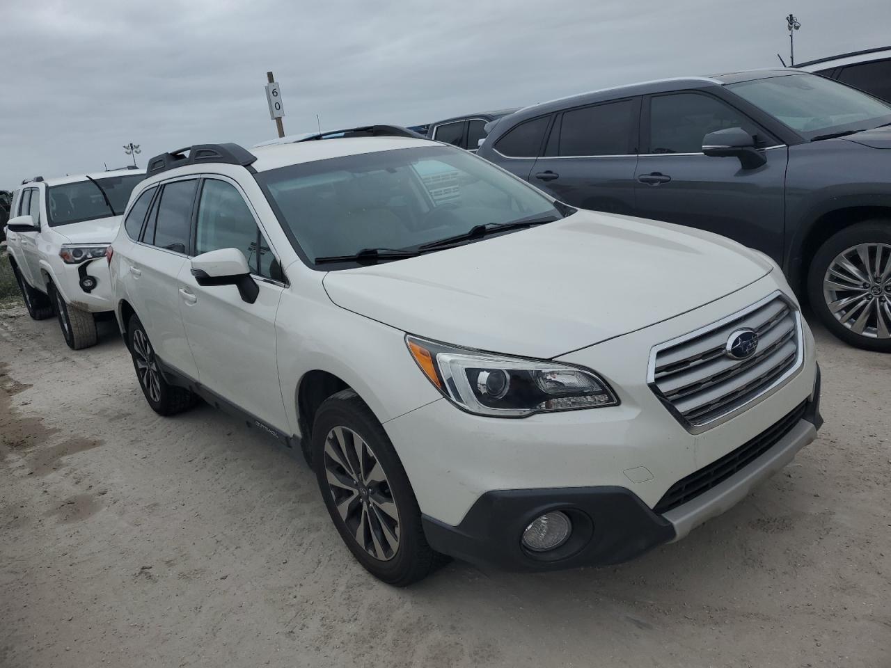 2015 Subaru Outback - Image 4