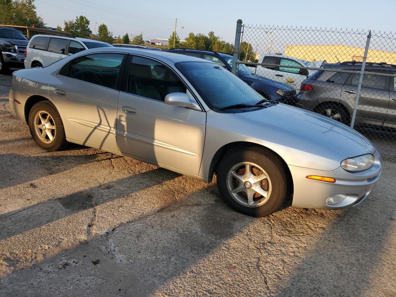 2001 Oldsmobile Aurora - Image 4